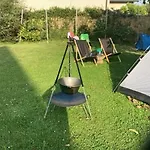 Indian Tent Tipi In Shared Lot And Shared Bathroom Luksuzni šator *